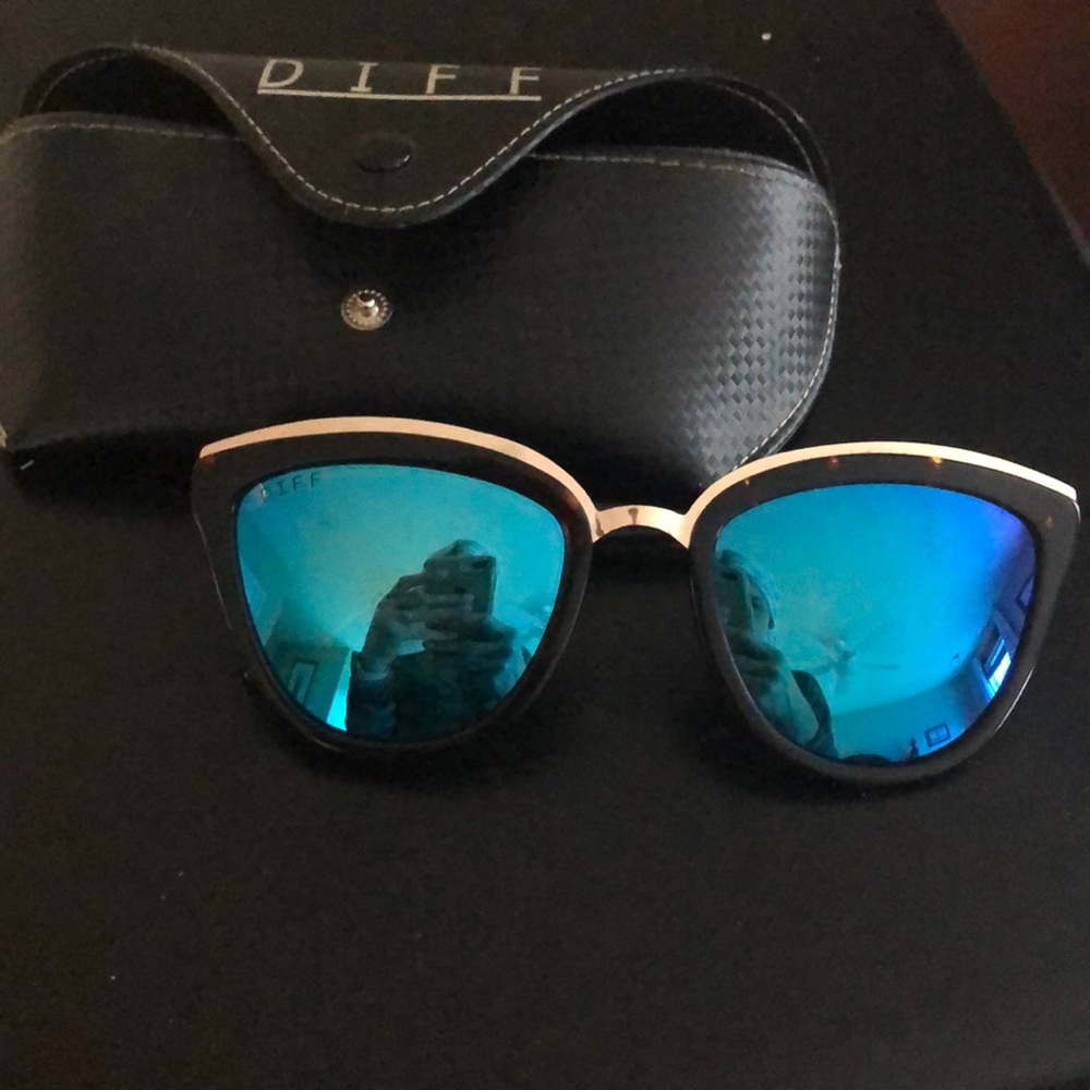 Diff Cat Eye Sunglasses